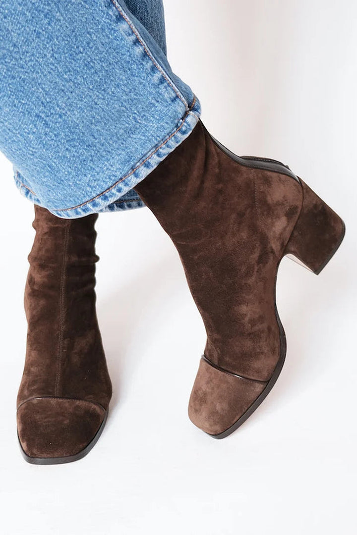 Beth | Elegant Boots Clara Monroe