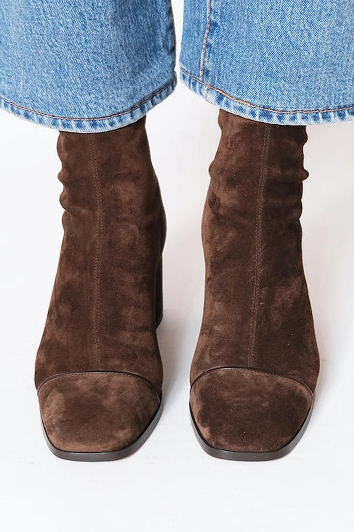 Beth | Elegant Boots Clara Monroe