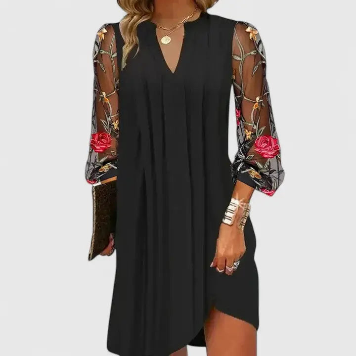 Donna | Sophisticated Mini Dress Clara Monroe
