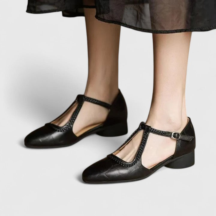 Delphine | Elegant Flat Sandals Clara Monroe