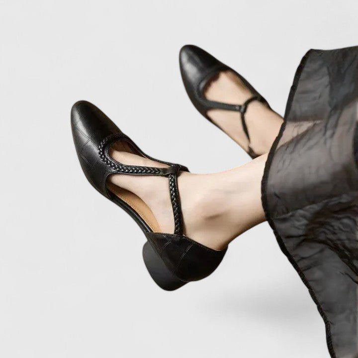 Delphine | Elegant Flat Sandals Clara Monroe