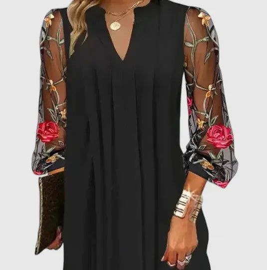 Donna | Sophisticated Mini Dress Clara Monroe